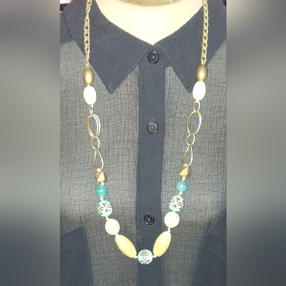 Lc Beaded bohemian chunky Necklace goldtone neutral tones